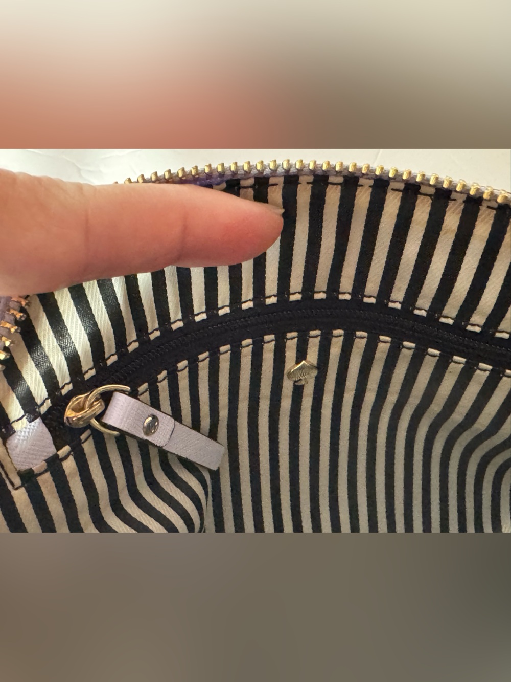 kate spade Light Lilac Dome Crossbody with Gold Tone hardware.EUC LIKE NEW - Picture 7 of 10